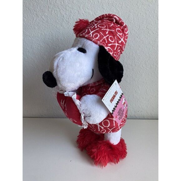Peanuts SNOOPY Valentines Greeter Heart Pajamas And Slippers Hat Hugs Kisses NEW - Picture 3 of 13